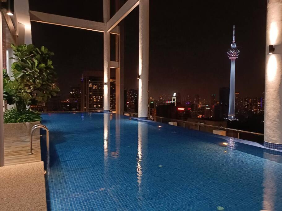 Pangsapuri Col 108a Modern Klcc Balcony View & Infinity Pool *